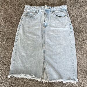 Casual Denim Pencil Skirt in Light Blue